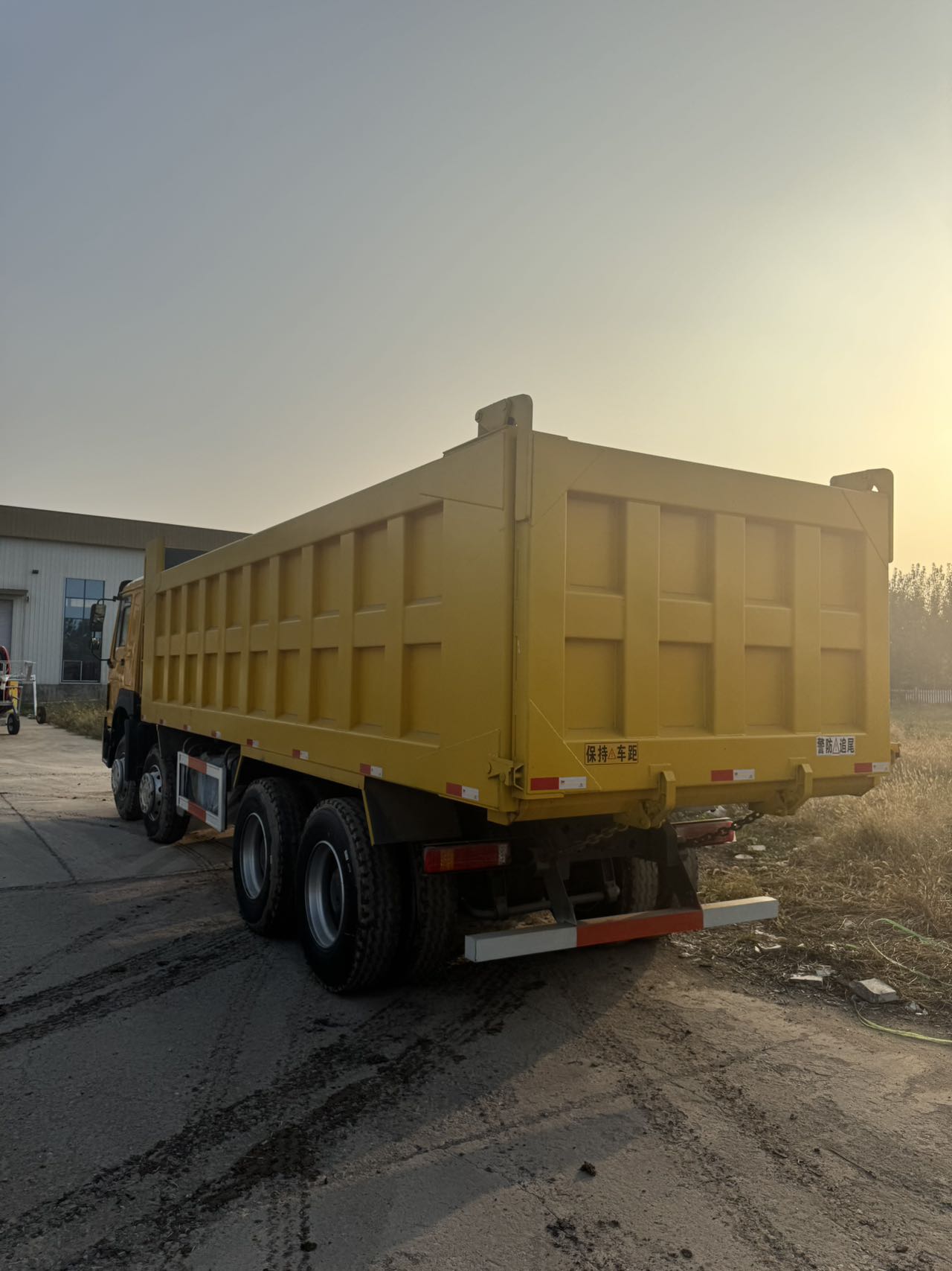 Yellow HOWO 8x4 dump truck, HOWO-D01, photo 6