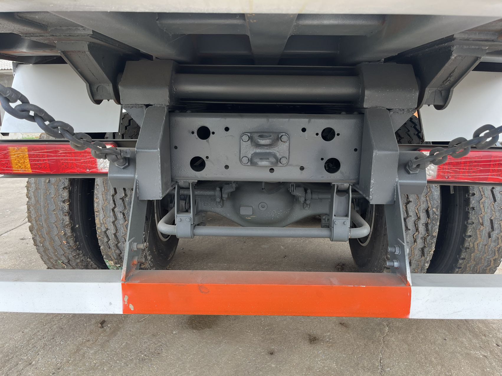 White HOWO 8x4 dump truck, HOWO-D02, photo 7