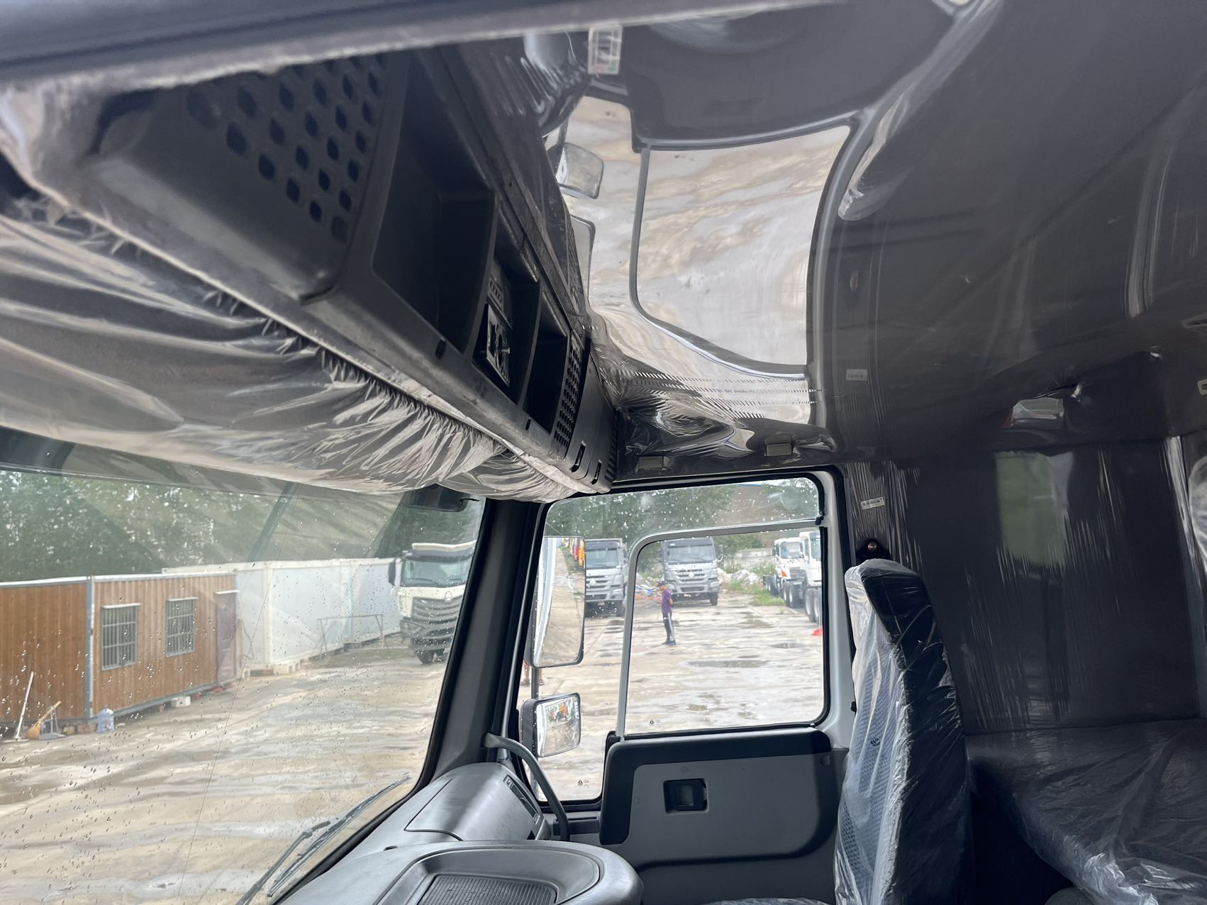 White HOWO 8x4 dump truck, HOWO-D02, photo 11