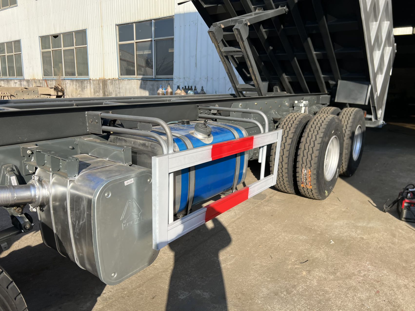Silver grey HOWO 8x4 dump truck, HOWO-D03, photo 12